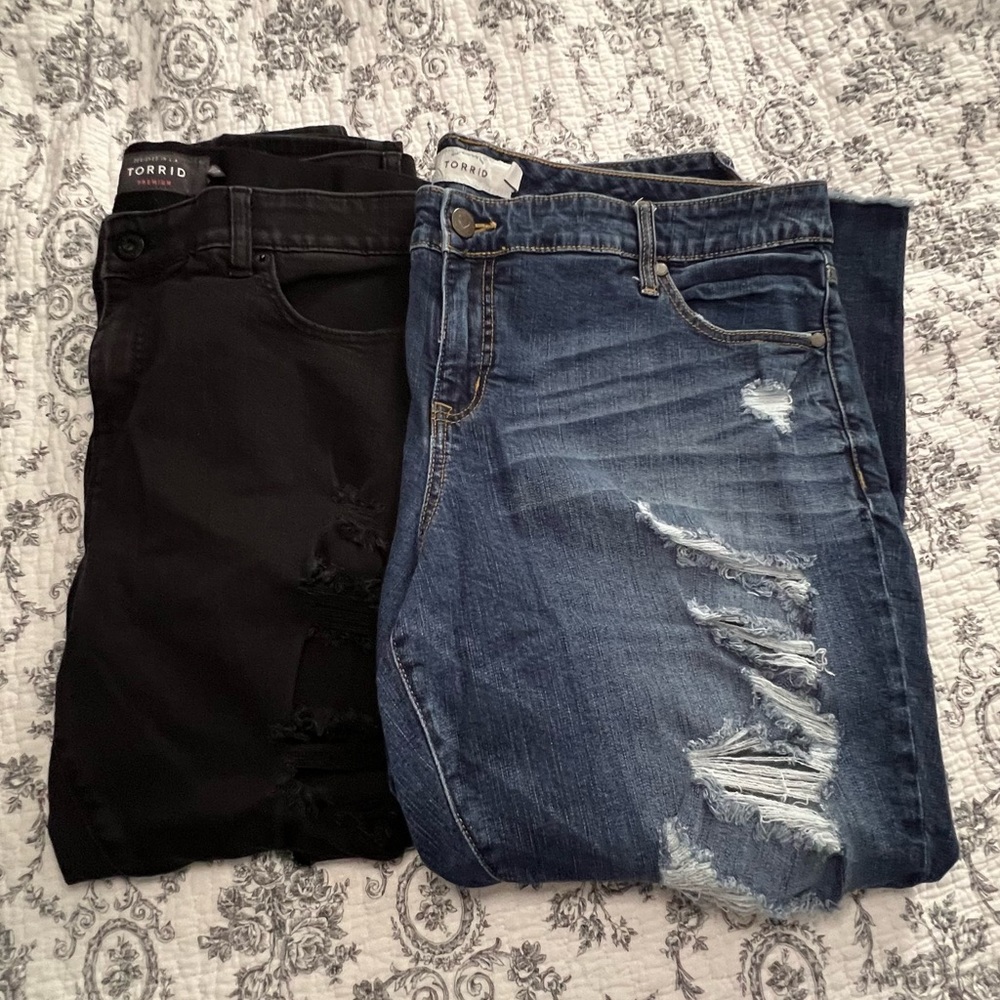 Torrid Dark Wash & Black Distressed Jeans Set - Size 20 SHORT